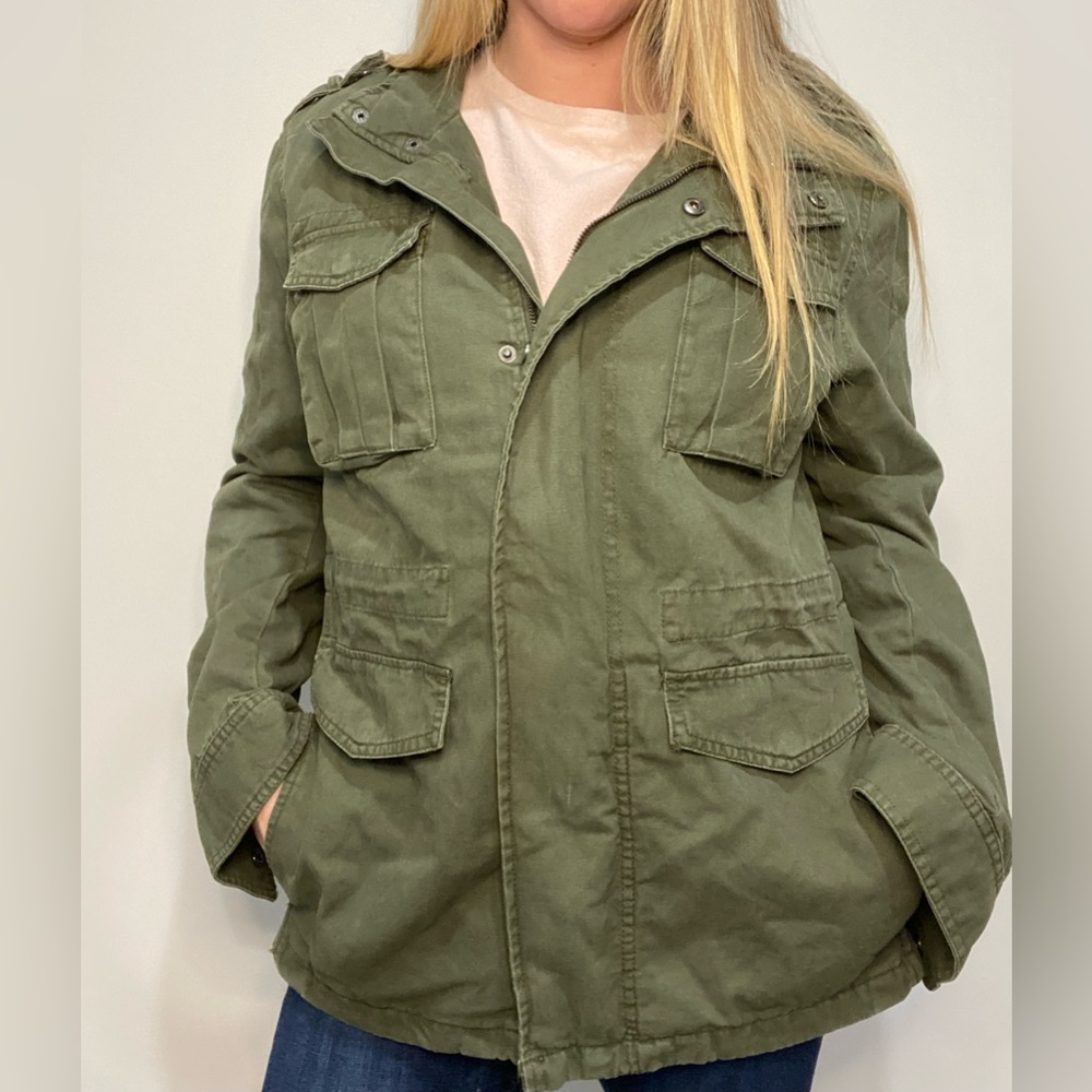 NWT Bleecker & broad Olive Green Cargo Jacket Coat. Sherpa lined Size L